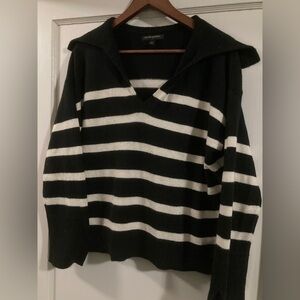 Banana Republic medium black and white striped v neck collar sweater
